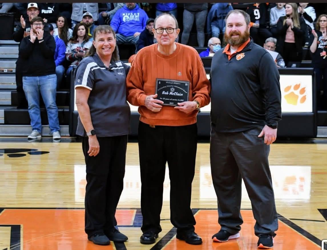 WhiteoakSports's tweet photo. It is with heavy hearts that we share the passing of longtime Whiteoak Wildcat, Bob McClain.

If you attended a Whiteoak athletic event over the past five decades, chances are you knew Bob. Whether he was keeping the s...click link to continue reading - https://t.co/AIh6cEKAGd https://t.co/JTVuRXfOBv