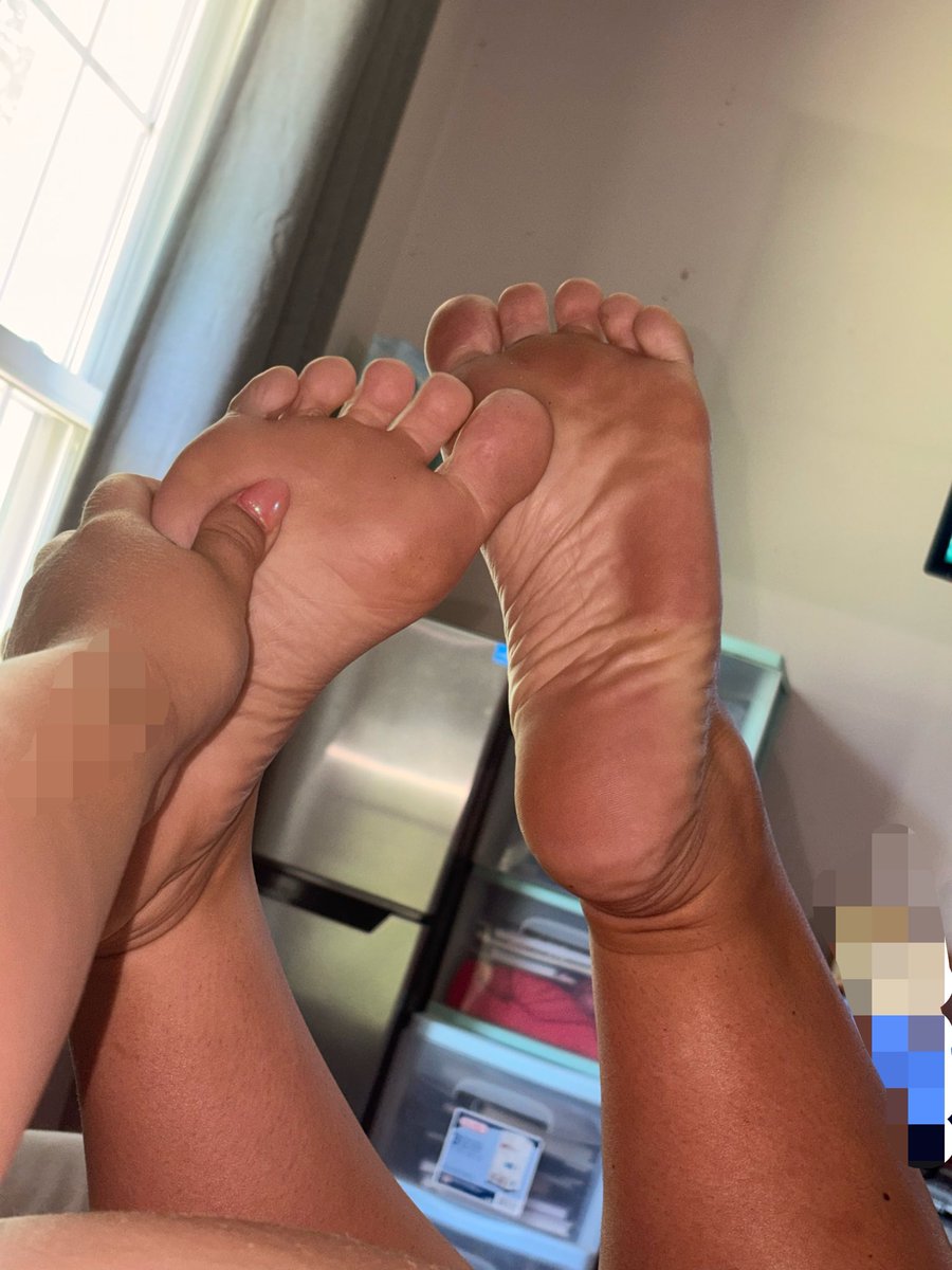 melt4mia's tweet photo. Daily drain time losers! Open up your wallets for mommy. It feels sooooo good to let go and send… doesn’t it? 
Tap tap tap for me.
Bye bye money!!!!
It feels so good 😵‍💫

#findom #finsub #cuck #walletdrain #atm #cashcow #paypig #footnosis #feetfetısh #humanwallet #selling #nsfwㅤㅤtwt