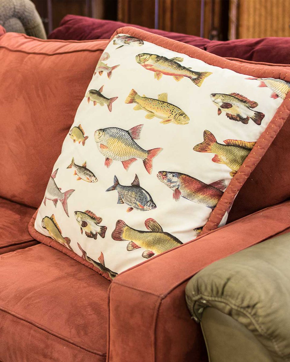 BigFishMin's tweet photo. Need a break from the Alabama heat? Stop by one of our Big Fish Thrift Shop locations today between 10 a.m. and 5 p.m., and cool off while you uncover hidden gems.

Come for the AC, leave with great deals. 😎

#thriftstores #summer #thriftshops #foleyalabama https://t.co/JKKvkcPoim
