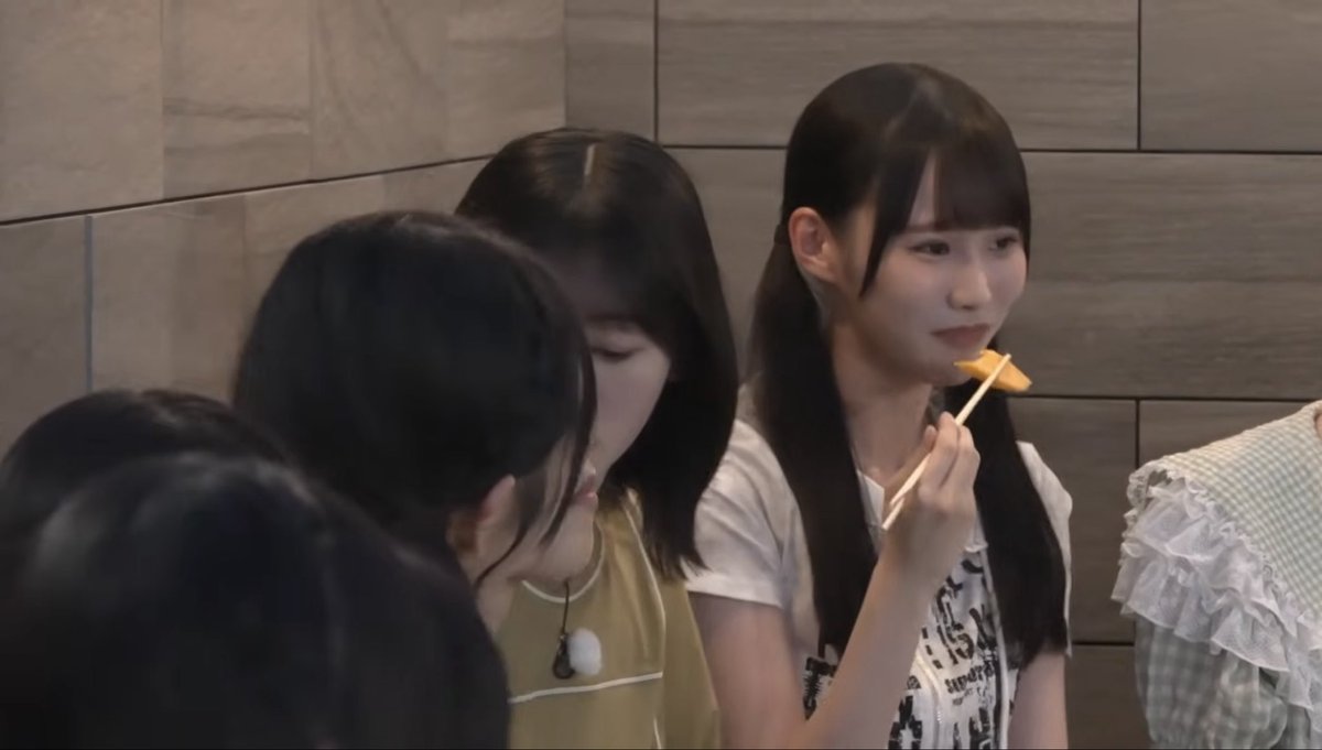 Dj_Keyaki's tweet photo. 配信観ながらおもわず何個食うねん！ってツッコんでました笑

#りきゃとーく https://t.co/6pR9qwXuR2