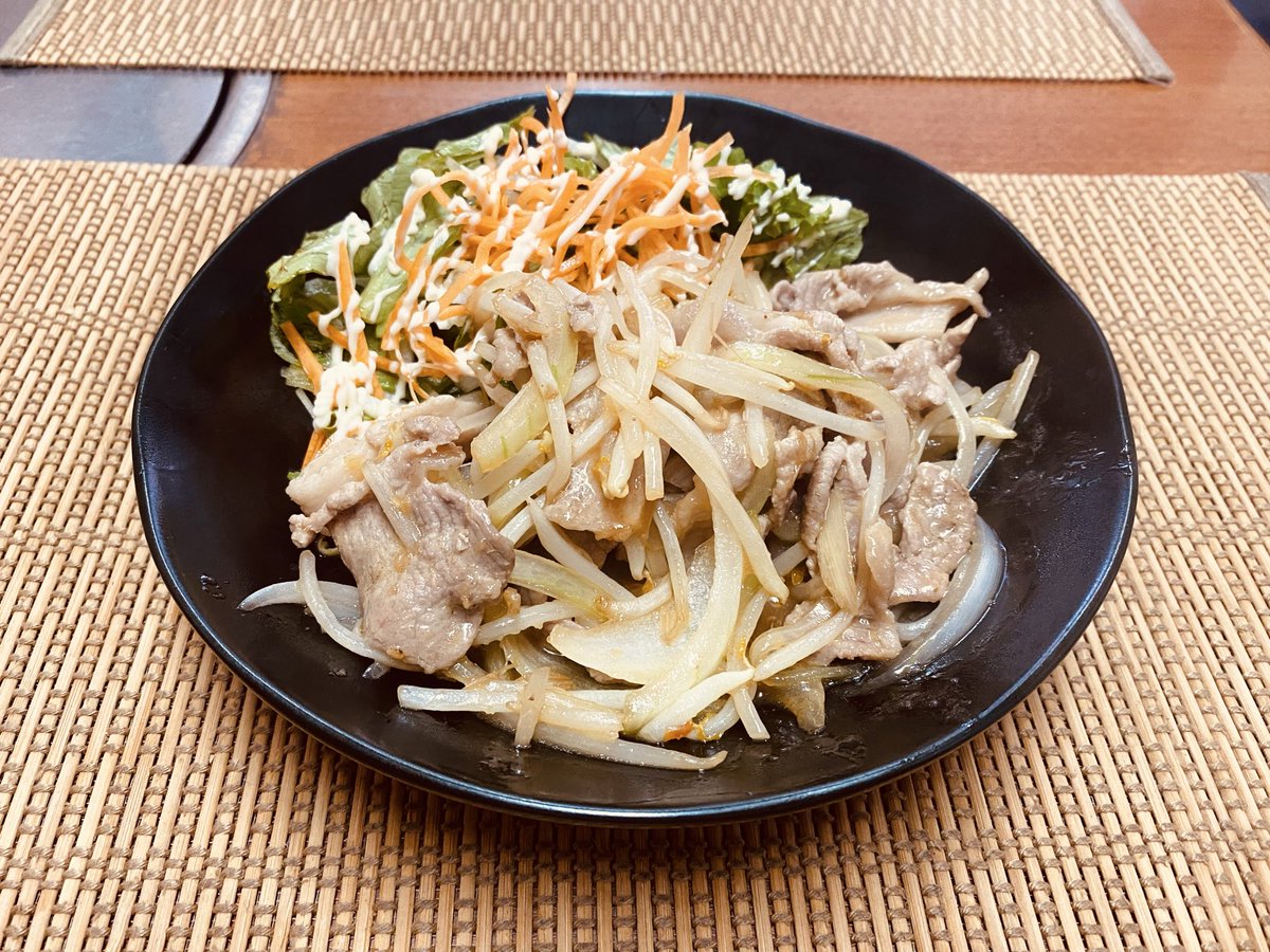 Kisshow_'s tweet photo. おはようございます😃
本日の限定ランチは、
「豚の生姜焼き」です🐷
御来店お待ちしてます✨

喰酒処 喜笑-kisshow-
営業時間 ランチ11:00〜14:00
#喜笑 #京急久里浜 #居酒屋
#横須賀 #ランチ #昼呑み
#限定ランチ #日替わりランチ
#鮮魚 #刺身 #和洋中 https://t.co/8HNXfxyVVW