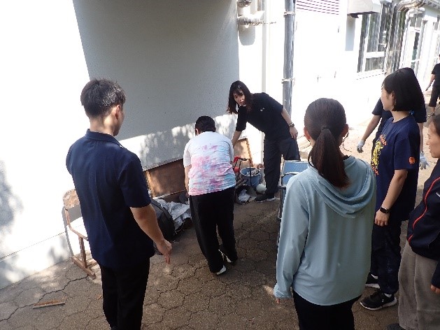 itabashitokushi's tweet photo. 🧹【夏休みの学校の様子】🧹

教職員で校内の整理整頓を行いました。
不要物を見直しながら、
より安全で使いやすい
学校環境づくりを進めています。
夏季休業中も、生徒たちの学びを
支えるための準備を進めています✨ 
#板橋特別支援学校 #夏休み 
#学校の様子 #環境整備 https://t.co/YTZjuK1dqA