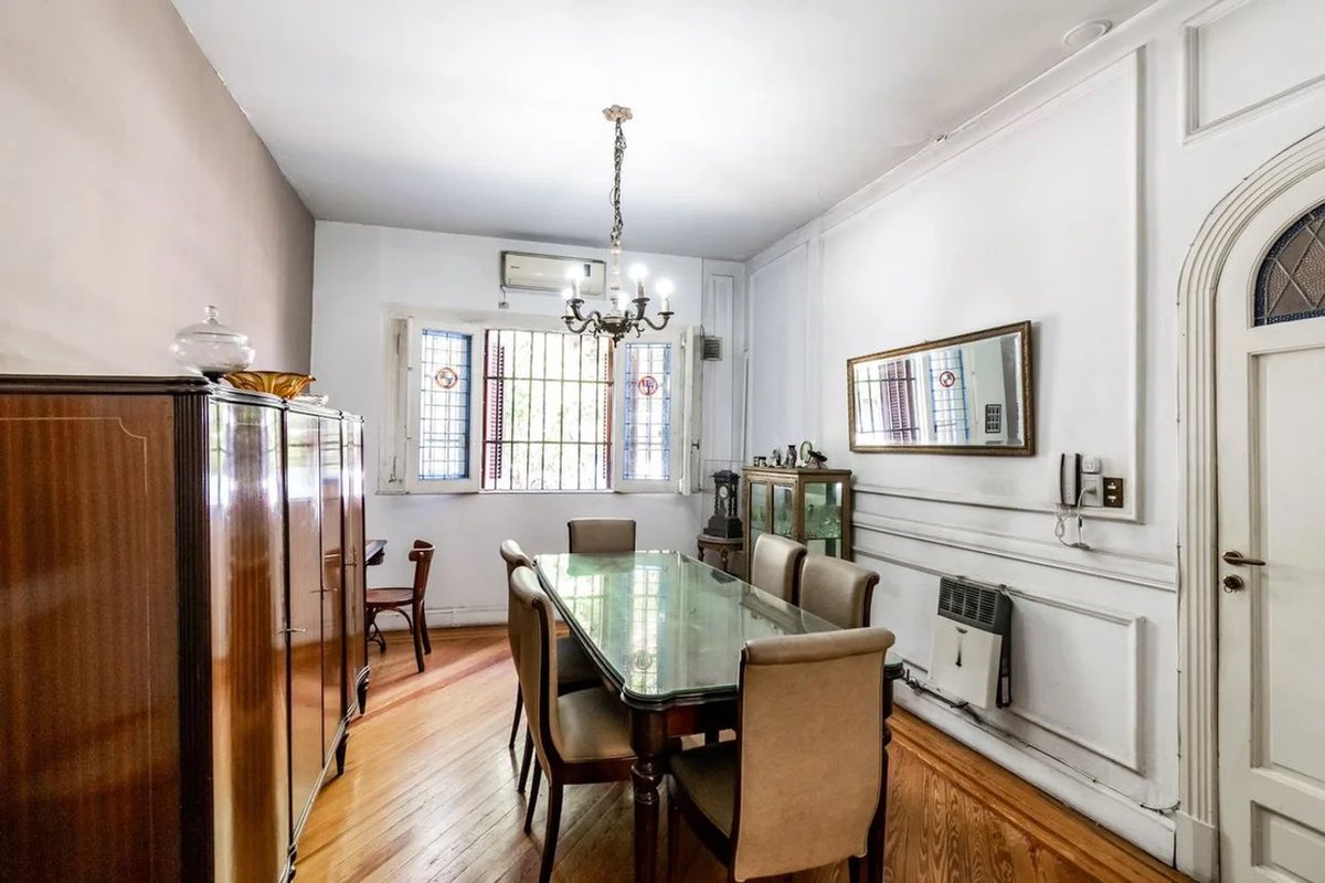 moraviolante's tweet photo. La casa que era de mis abuelos se vende y busca nuevos dueños 🏠 Es un PH de época con todos sus detalles.

Se agradece compartir y si quieren más info pueden ver acá https://t.co/XEIbYkWlX3 https://t.co/XfN6yZk7rK