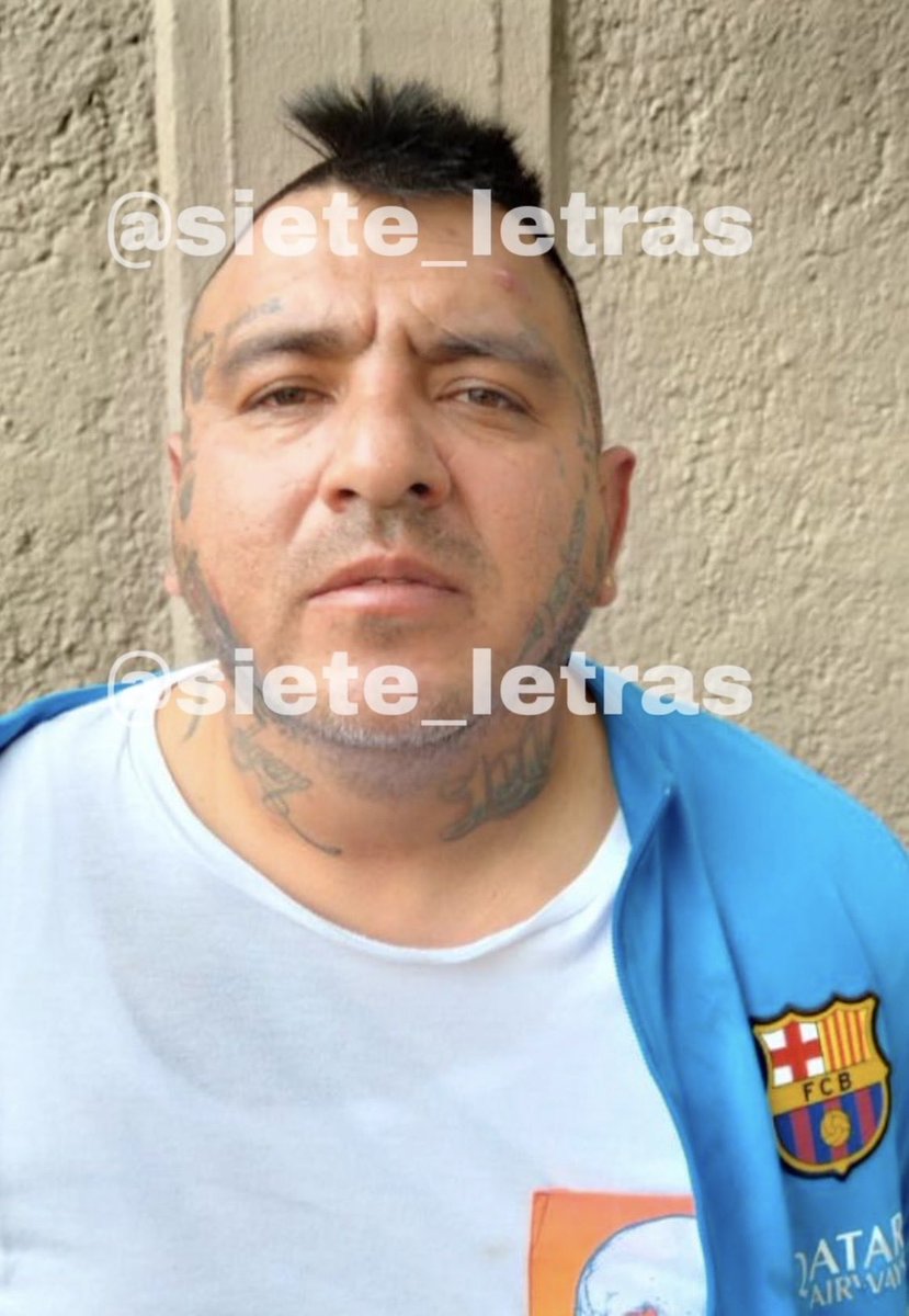 siete_letras's tweet photo. Matan al tío del “Irving” de la Unión:

Era Édgar Iván Herrera Segura, el “Valente” o “Valentín”, de la familia de los Herrera, ligados a secuestros, homicidios y extorsiones.

Sicarios de la Anti lo balearon en Plaza Santo Domingo, en el Centro. https://t.co/nQJ9tm6G9Z