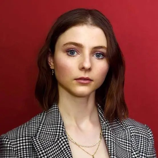 JonnyLeTran5's tweet photo. Blessing your timeline with Thomasin McKenzie 😍 #ThomasinMcKenzie #JoJoRabbit #LastNightInSoho #TotallyCompletelyFine #Eileen #LeaveNotrace #ThePowerOfTheDog #Old #TheKing #LostGirls #truehistoryofthekellygang #thejusticeofbunnyking #beautiful https://t.co/OkRxEfGML7