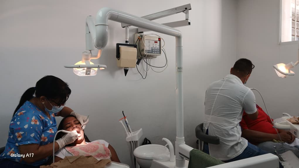 cubacooperaven's tweet photo. 🩺 ¡Desplegados y comprometidos con el pueblo! Desde el CDI Santa Rosalía brindamos atención odontológica. En el CDI La Quebradita garantizamos el relevo diario de turno, y en el CDI Agustín Codazzi (El Junquito), el Dr. Yoandrys Rodríguez realiza seguimiento médico https://t.co/qfugaq0xmp
