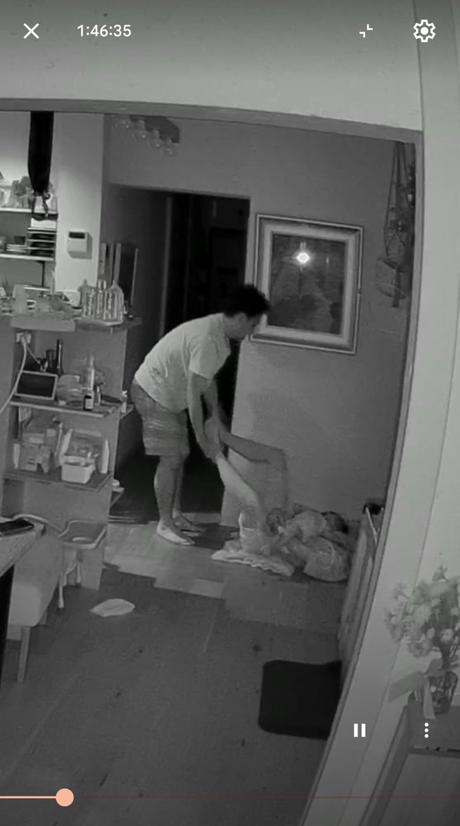tntuun's tweet photo. 母の腹の上以外絶対に寝ない我が子を寝室に移動させる運び屋。深夜のいい戦いでした。 https://t.co/IVSfzyk0aF