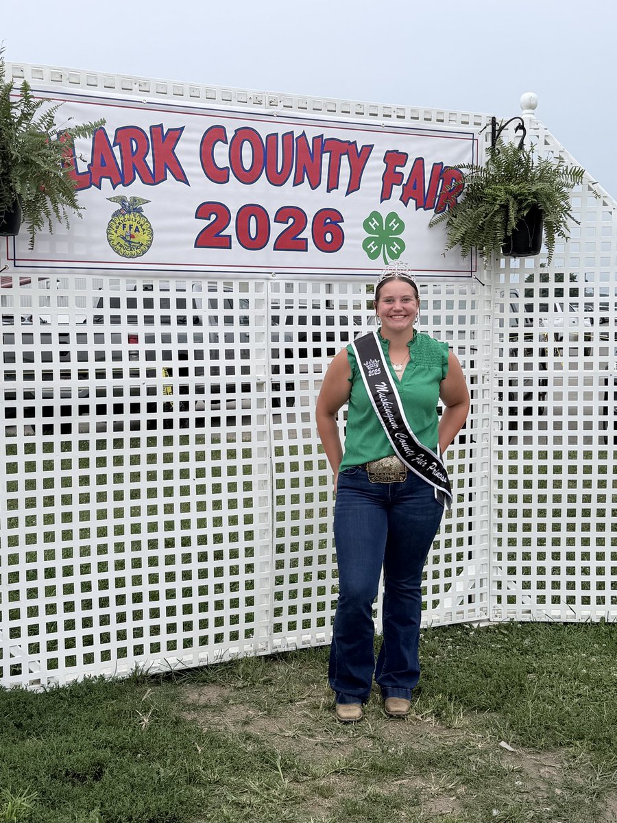 DMakuh2029's tweet photo. Good luck to everyone at Clark County Fair this week!!! I got to spend some time at their fairgrounds today and got to meet the 4-h Queen and Princess! Great experience good luck to all the exhibitors!! #Muskingumcountyfairprincess 
#4h #farmlife #clarkcountyfair #muskingumcounty https://t.co/KBTLlwZEPh