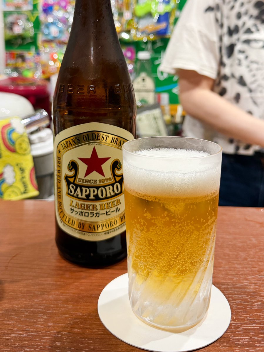 1000bero_net's tweet photo. 駄菓子屋さんで立ち飲みできるなんて、夢のようでした✨

楽しい時間をありがとうございました😆 https://t.co/I220Y2fHYs