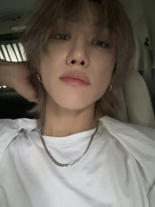 lumoniumm's tweet photo. ᅠ      
ᅠᅠ                    
ᅠᅠ                                              
─────── ㅤ✶ solo quiero una ducha y mi cama. https://t.co/vK7FtC2uDe