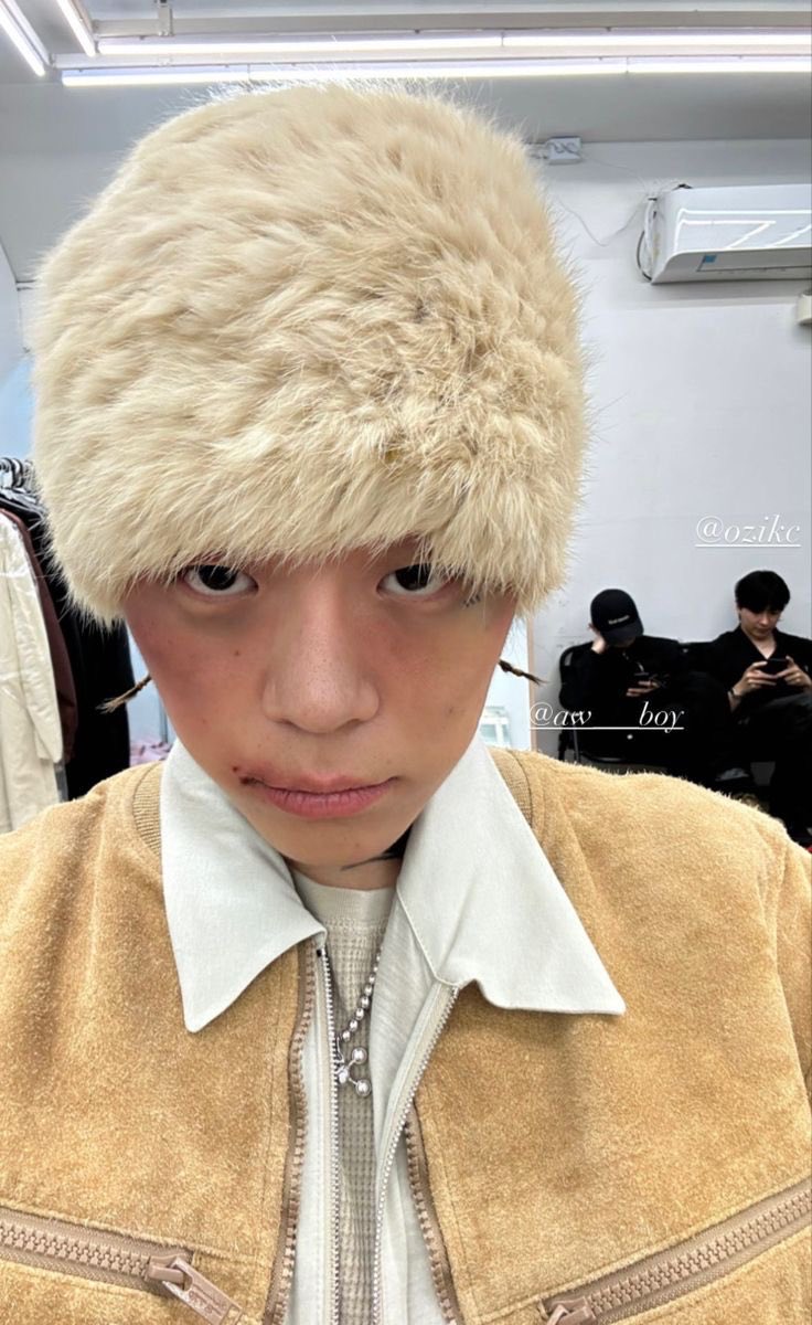 odkqk4's tweet photo. 어디서. 그렇게. 쳐맞고오셧어예. https://t.co/w5TFyCHr86