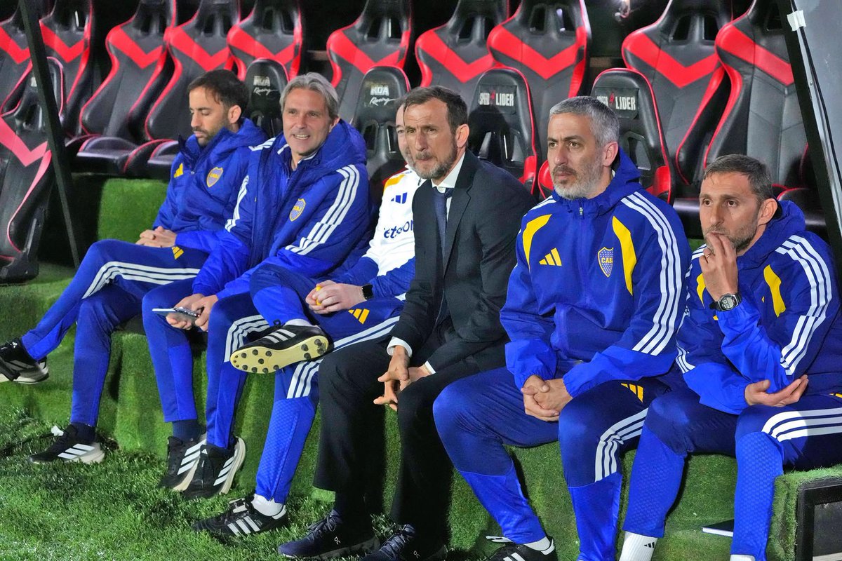 BocaPasionTotal's tweet photo. 🎙️ #LaInfoDeBoca @PampaAranda en @bocapasiontotal 👉🏻👇🏻

No se puede seguir cometiendo los mismos errores todo el tiempo este quien esté como DT . Ya cansa la poca actitud de jugadores que no aprovechan sus oportunidades 

📻 @la810radio https://t.co/dqP1jIRJID