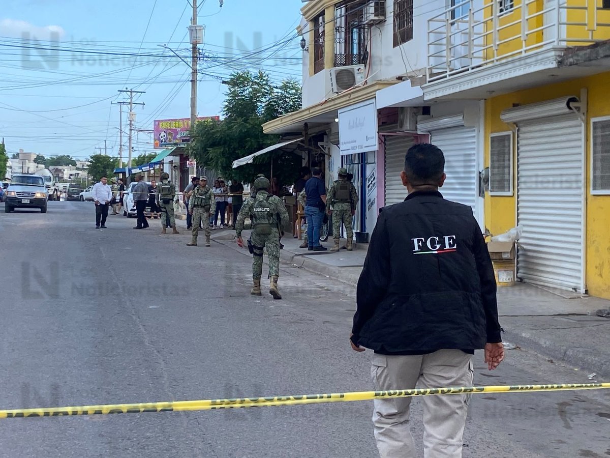 noticieristas's tweet photo. #Culiacán 🚨🚔| Ejecutan a balazos a una mujer estilista al interior de una estética en la colonia Esthela Ortiz.

El fatal hecho ocurrió por la avenida Hilario Medina entre Rodolfo Fierro y Pablo Macías Valenzuela. https://t.co/eLCIDlJffF