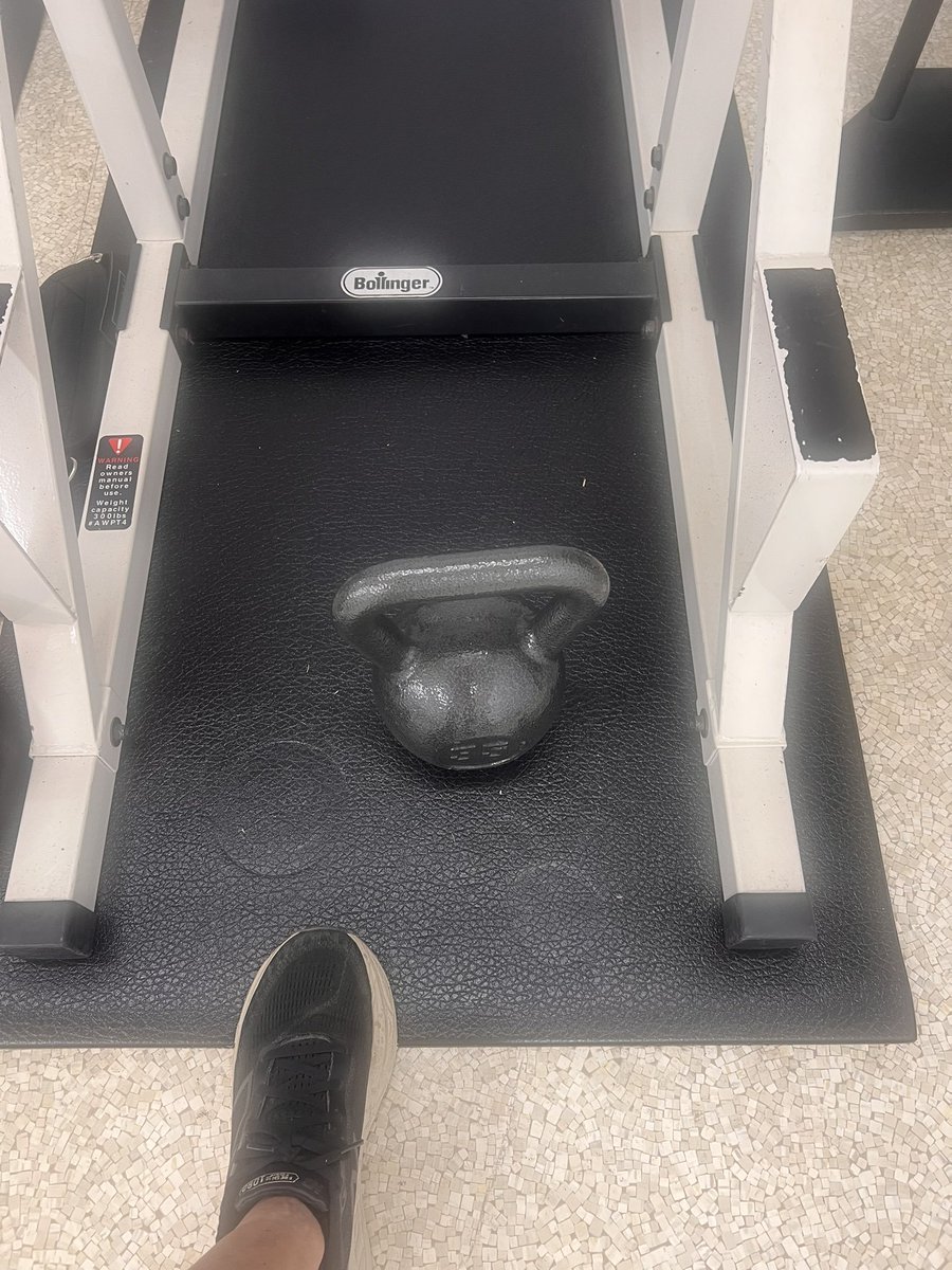 Sunflowercf0's tweet photo. 2.2 miles of walking lunges on the ramps &amp; sets of bleachers with running in between. That’s all I could get after an hour of weights. I was going for 3 miles but the bleachers won out. lol https://t.co/APvFyYUiCR