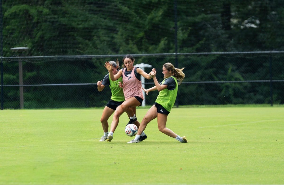 MasonWSOC's tweet photo. Some 📸 from our opening training session on Sunday morning.

#abovetheline 🟡🟢🔰 https://t.co/24cDxRwdcB