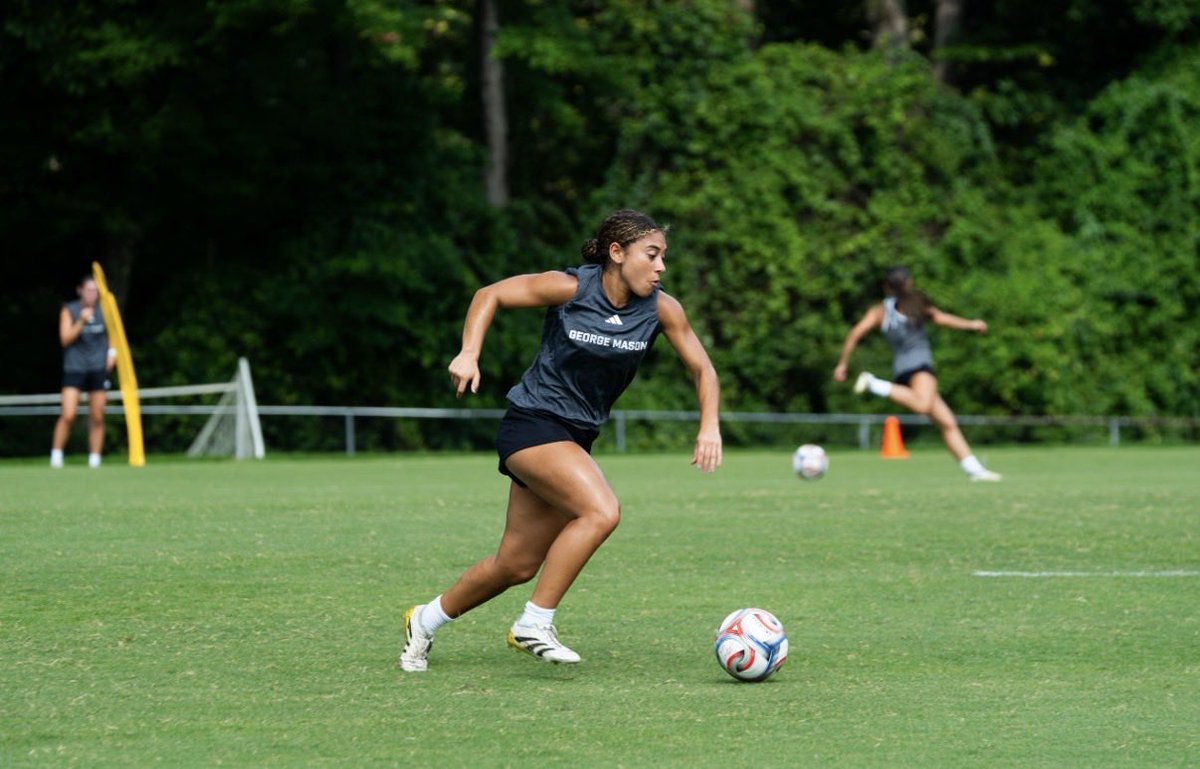 MasonWSOC's tweet photo. Some 📸 from our opening training session on Sunday morning.

#abovetheline 🟡🟢🔰 https://t.co/24cDxRwdcB