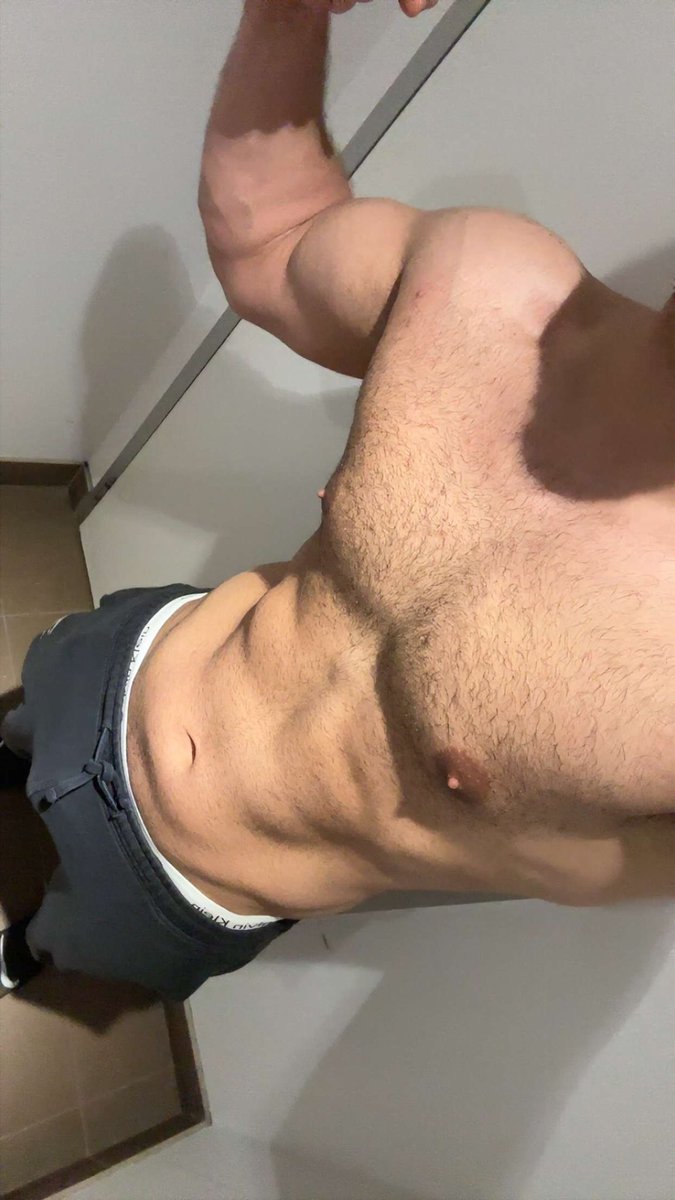 muscleleb_'s tweet photo. https://t.co/WkFPDSyAvX https://t.co/HKAocRSj1W