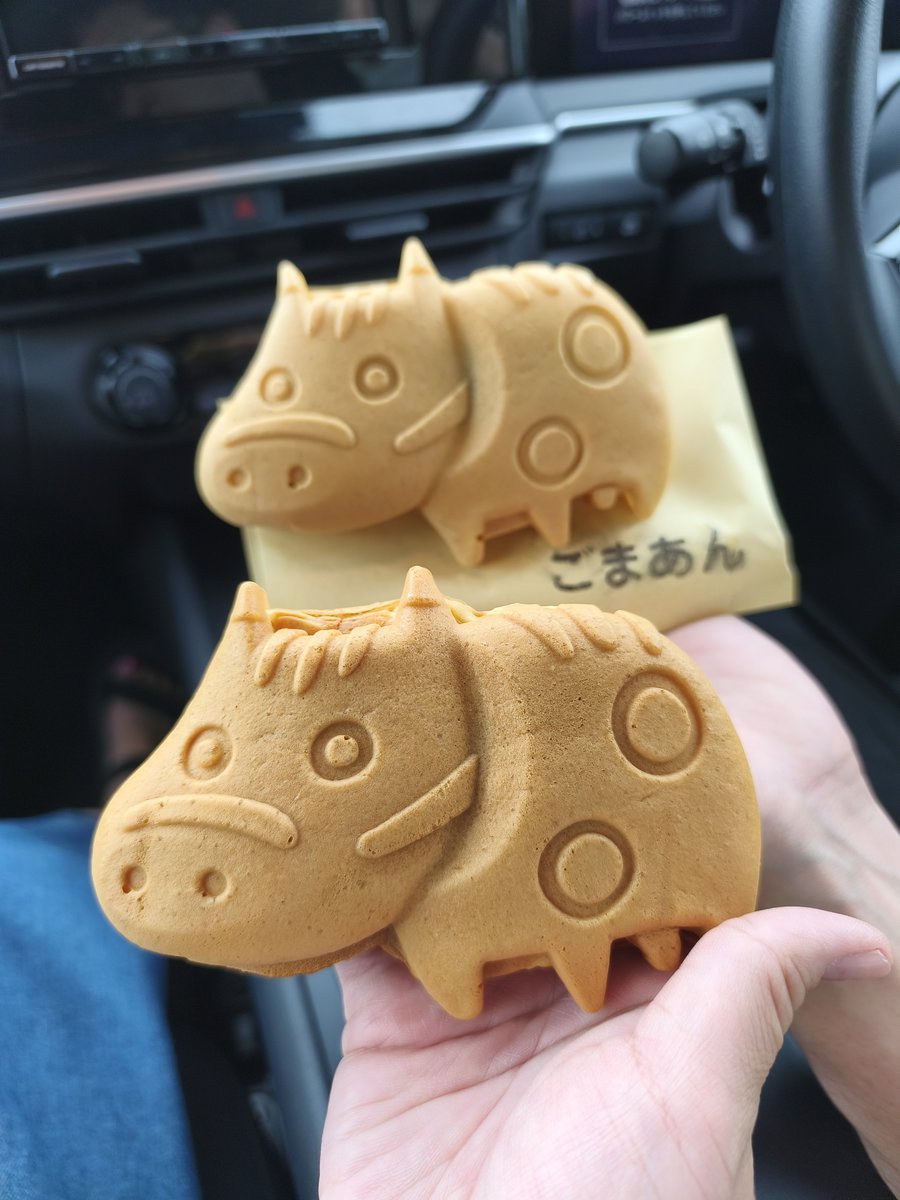 野沢民芸のお店が開いてる日だったので日曜日は会津若松へ✨️赤べこは