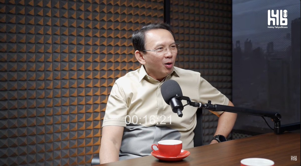 LambeSahamjja's tweet photo. ahok heran ketika tahu prabowo mendirikan universitas republik indonesia:
- uri dianggap contoh baru pelanggaran aturan 
- tabrakan sama aturan lan
- tabrakan sama aturan kemenpan
- pendirian nya saja udah melanggar, gimana ntar isinya
- sama polanya kayak mk 
- aturan diterobos, dibiarkan, gak ada yang tegakkan
- tujuannya buat mencetak bos2 BUMN sangat layak di pertanyakan
- lalu kampus kampus ptn/pts gk bisa jadi bos ?