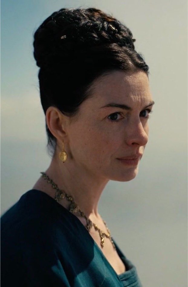 Indie5051's tweet photo. Anne Hathaway es la actriz con la mayor recaudación en los cines en 2026 hasta el momento. https://t.co/aWCnyqPzKp