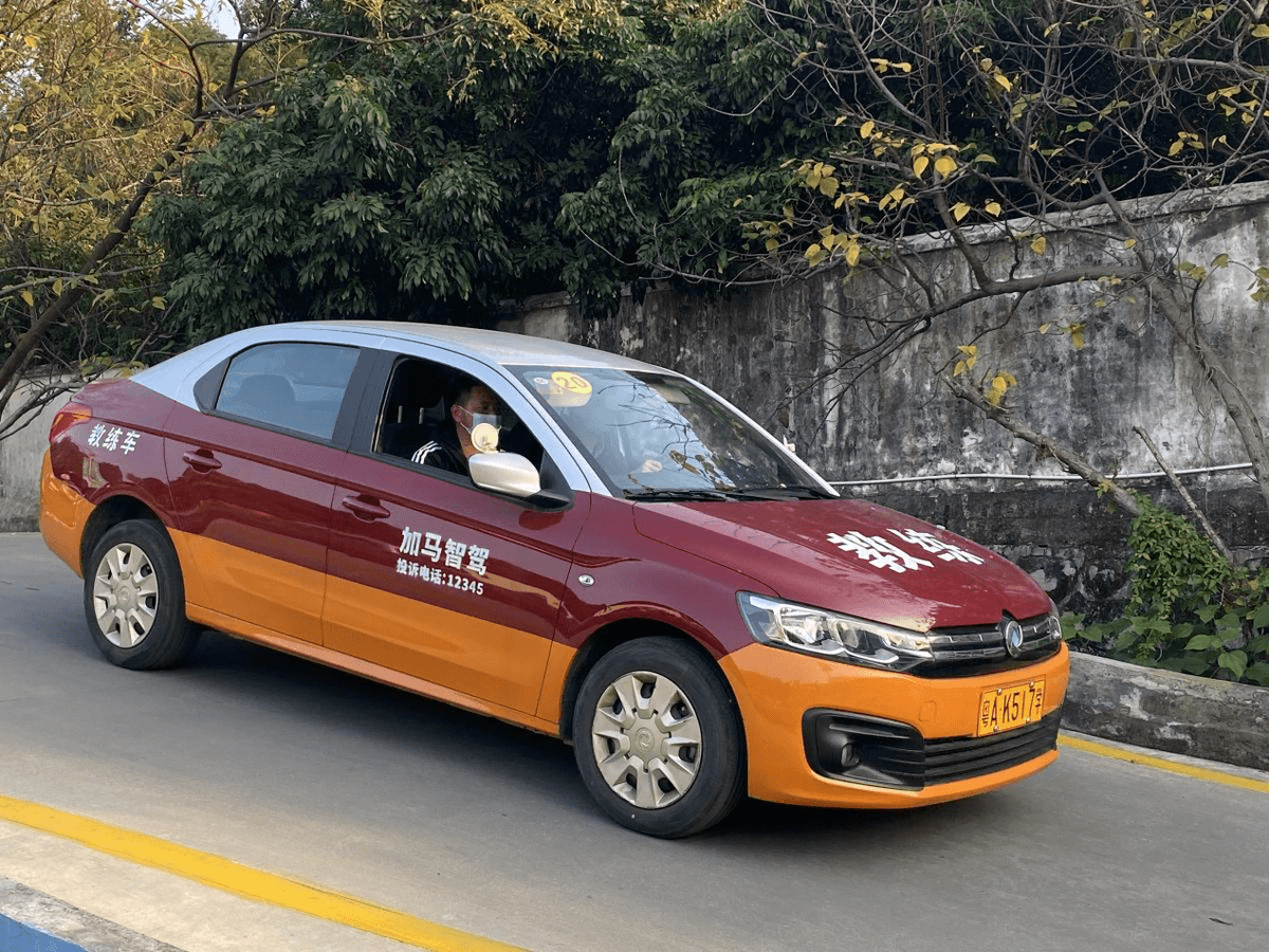 aM87bK0mL7cvvan's tweet photo. 练车半载终于过科二！倒车入库、侧方停车终于不再手忙脚乱，离合控制是毕生的修行啊～ https://t.co/FNoif0khGp