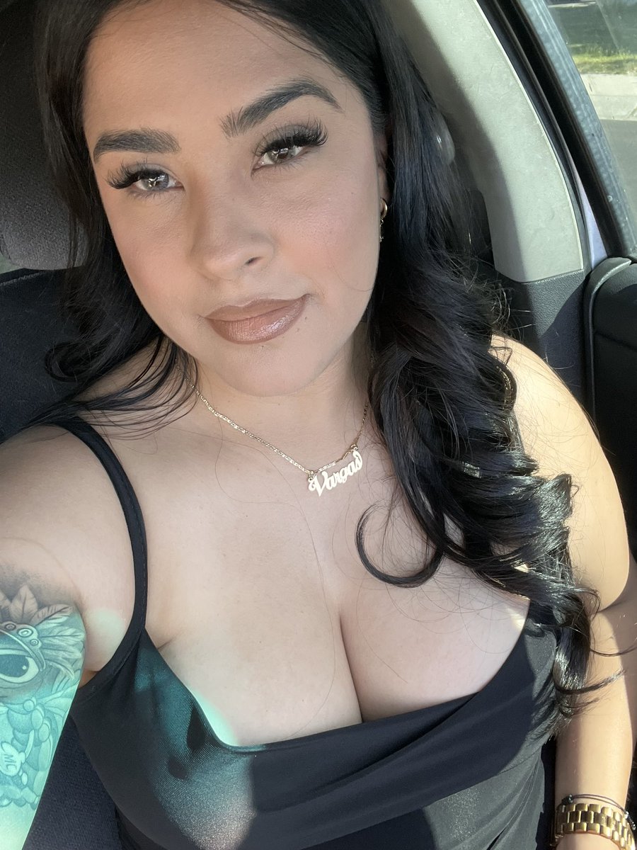evsbby's tweet photo. Pretty big tittie bitch https://t.co/nUJMvrIH5Z
