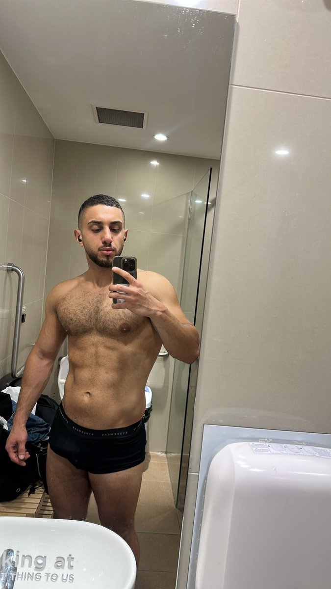 muscleleb_'s tweet photo. 💪💪 https://t.co/CqFr96se5Y