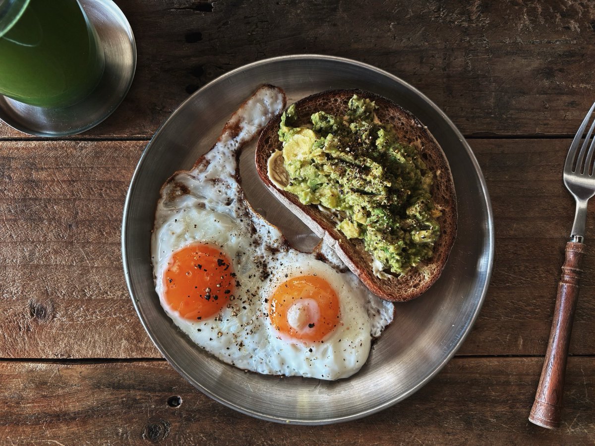 NNnhiL's tweet photo. アボカドトースト🥑 https://t.co/LLQOOaQFF8