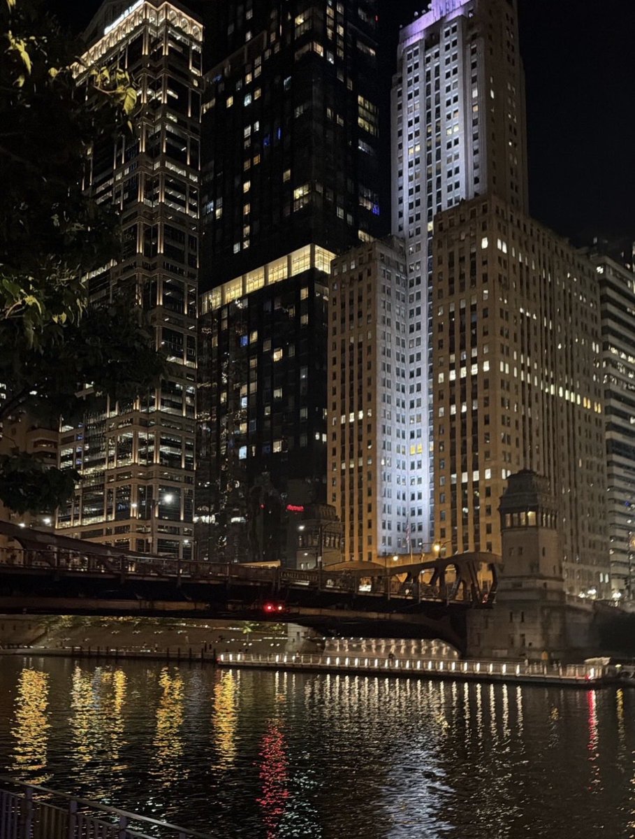Kathy0sa's tweet photo. Love Chicago 😇 https://t.co/6ZPJ0JCaCc