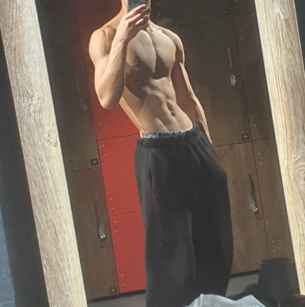 Pyrayan's tweet photo. @ACM_Kaito Jme fait chier donc voila https://t.co/vvJmzbM4IX