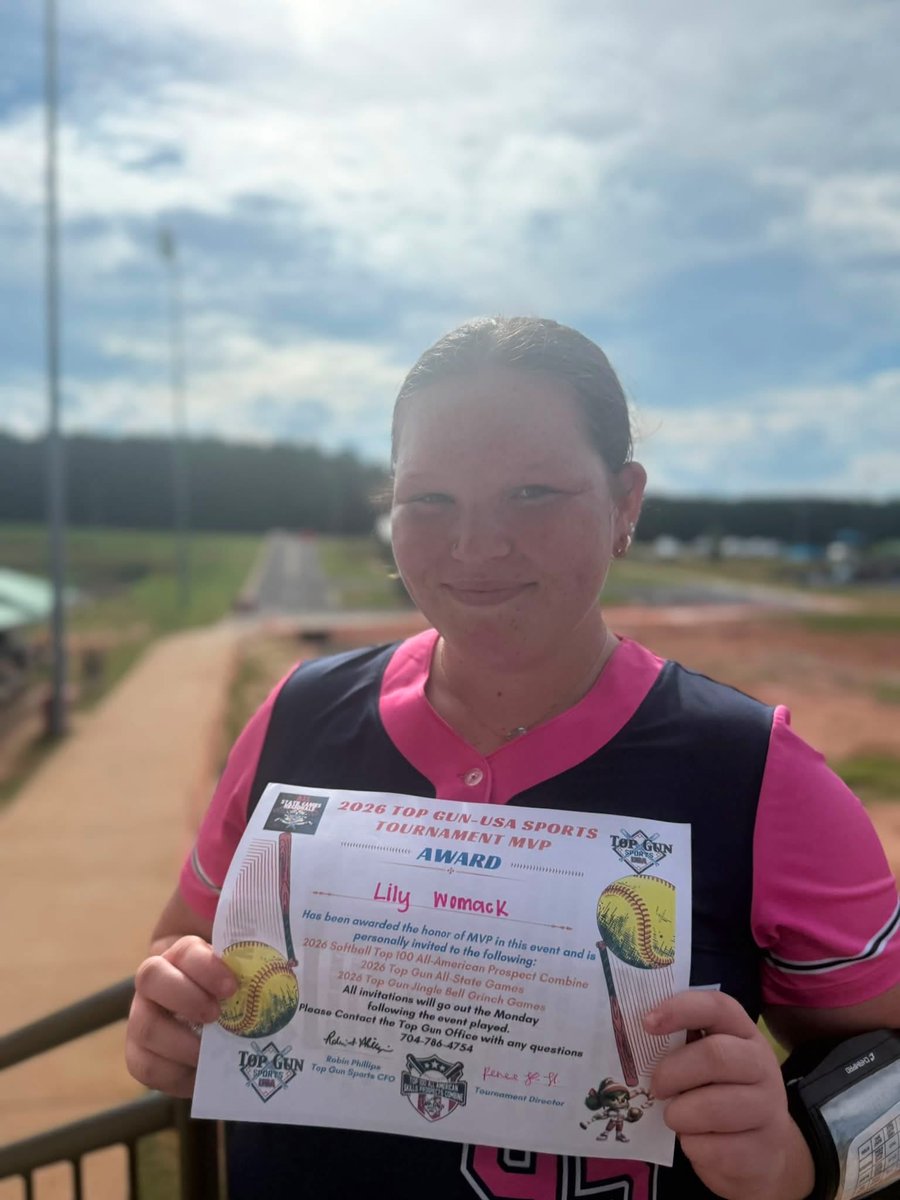 LilyWomack2030's tweet photo. I hit. 571 w/ 5 RBIs this weekend at the Top Gun Summer Sizzler! 
OBP .700
Slug % .714
Fielding stats - 1.000 FP, 11 TC https://t.co/k5pL2f5cx9