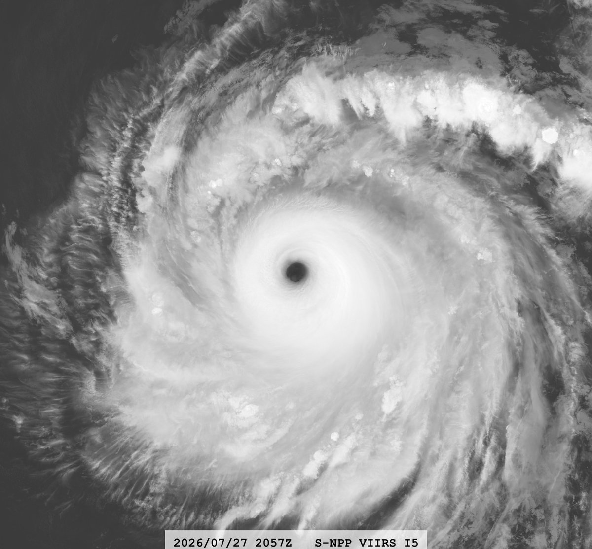 zeb199818's tweet photo. #07E Hurricane #GENEVIEVE
Satellite: #SNPP #VIIRS
Channel : I1 (0.64 µm) I5 (11.45 µm) 375-m
Time : 2026/07/27 2057Z
Eye Temp : 22.736 °C
Data Source : Amazon S3 Bucket SDR
CPA : ~90 km https://t.co/gDkASxBFMo