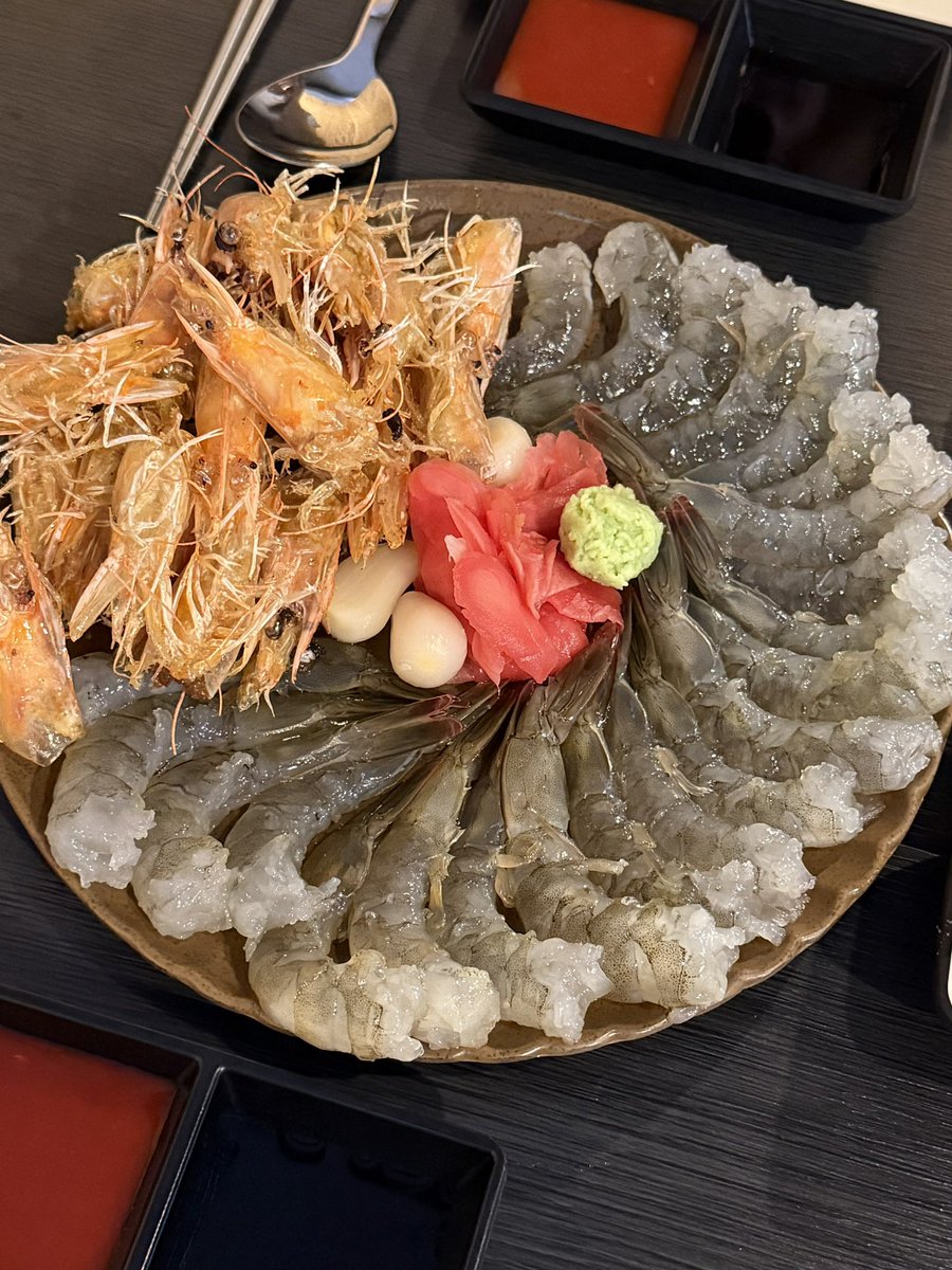 zzzangbab's tweet photo. 📍홍대 삼대포
여기가서 생새우 먹어주세요 제발
새우 엄청 달고 불닭마요 소스도 주심
불닭마요 찍어서 묵은지랑 싸먹으면.. (기절) https://t.co/pUxulQ4t9j