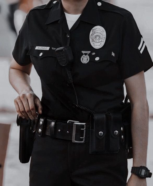 minesicolet's tweet photo. "Blue Lights &amp; Bad Timing"
– A #macolet au where LAPD officer Nevi(🐺) arrests live streamer Ysobel(🐼) for DUI while she's on vacation in LA. Between chance encounters, missed timing, and two worlds that were never meant to cross, perhaps fate refuses to let them stay strangers. https://t.co/qpBhkWfCff
