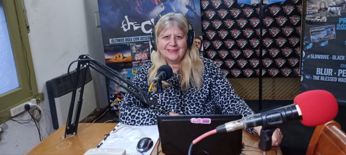 simplementeyoml's tweet photo. Quiero agradecerles por habernos acompañado al Sr Carlos Princz en la operación técnica y salida al aire , :al Sr Andres Correche en la Locucion en off y a mi Maria Lucia Risso en la Idea, conducción, y Producción integral del Pgm Radial #SimplementeYo.N°511 del Lunes 27/726 https://t.co/eZqJKggiq9