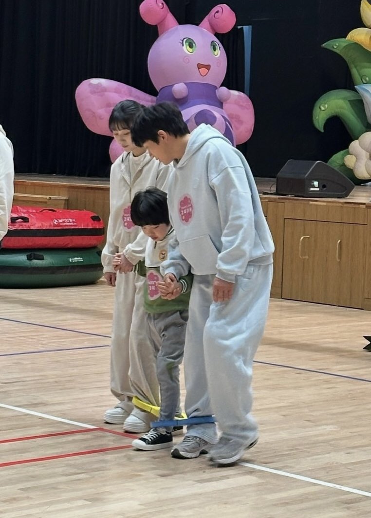 mr__jisung's tweet photo. OUR FAMILY 🥹❤️‍🩹

📸: h_gyeoliii https://t.co/lrVX741crv