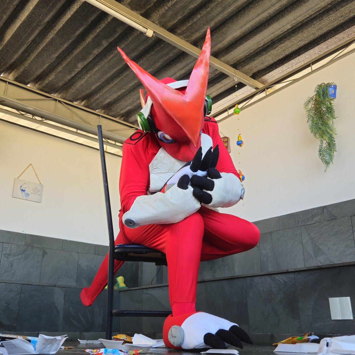 StompyShoutmon's tweet photo. New pics! Gosh do I love my Feet!!! - #Macro #Digimon #Shoutmon #Cosplay #Giant #fursuit #feet #foot #macrofurry #Sizetwitter #シャウ #デジモン #シャウトモン #デジモンクロスウォーズ #DigimonXrosWars https://t.co/HCQumLRfM7