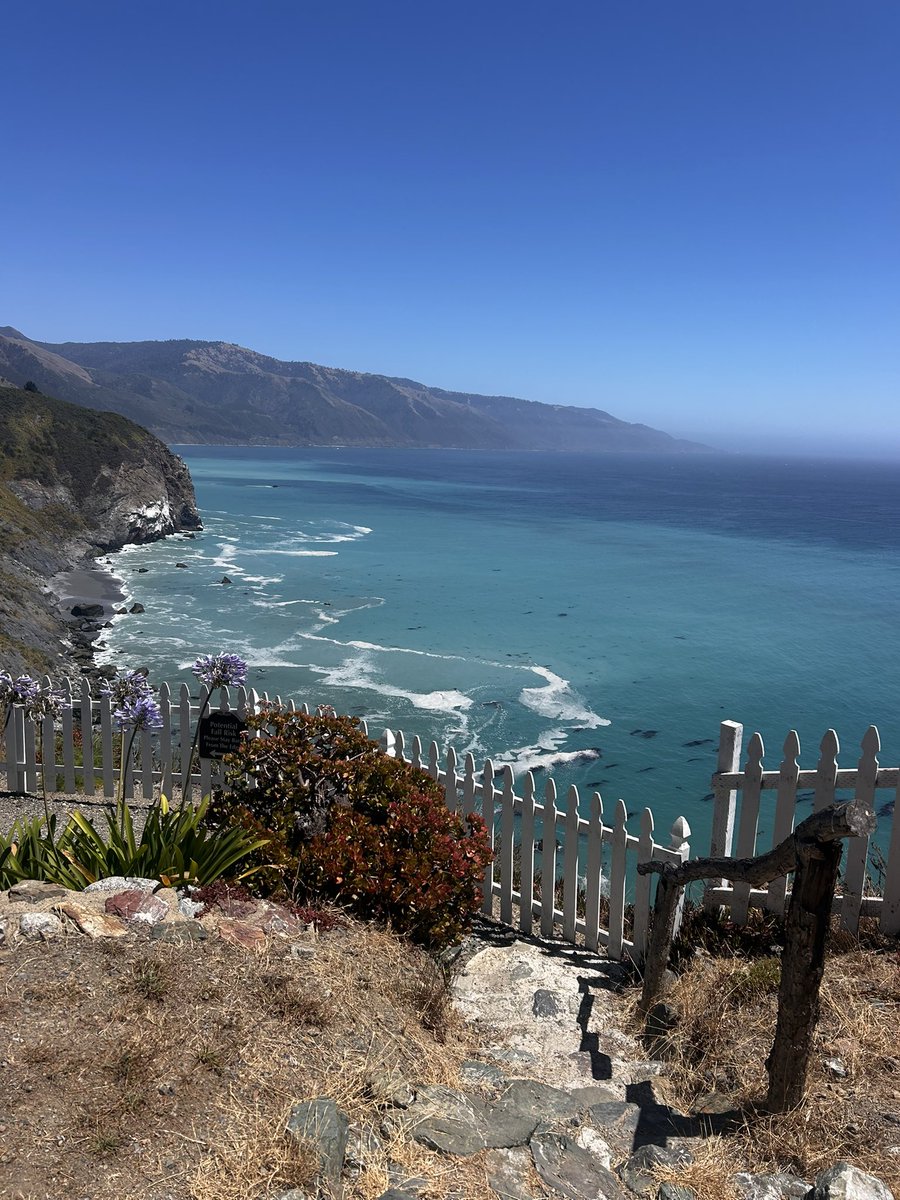 smokingsexxtion's tweet photo. i finally got to see big sur i have never seen anything more beautiful in my life https://t.co/idTtewMQ9a