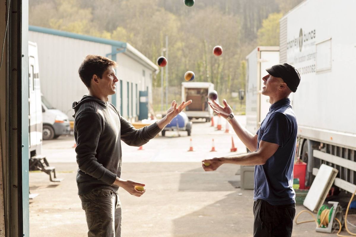 queererthings's tweet photo. colin morgan buffed up and casually learning to juggle on the set of merlin for his scene in 5x1 jesus fucking christ i need him so bad https://t.co/VELXDZGAXY