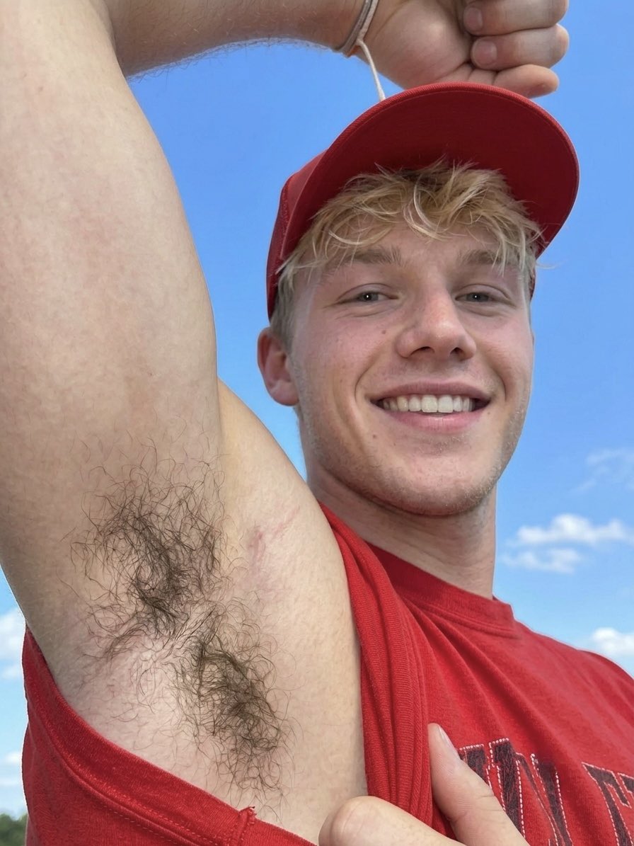 CASHRYANXZ's tweet photo. I’m going to drain you with my sweaty pits today 💪🏻💦 https://t.co/ROb4ZlttjO