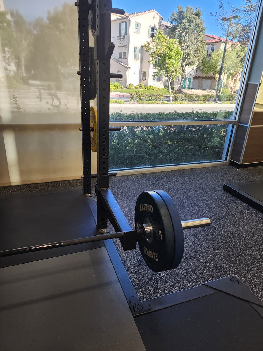 DodgersLakesho's tweet photo. @VoiceOfTheStar Go to the gym...24 at the collections let's lift my man 💪🏽 https://t.co/w8qnyVunv3