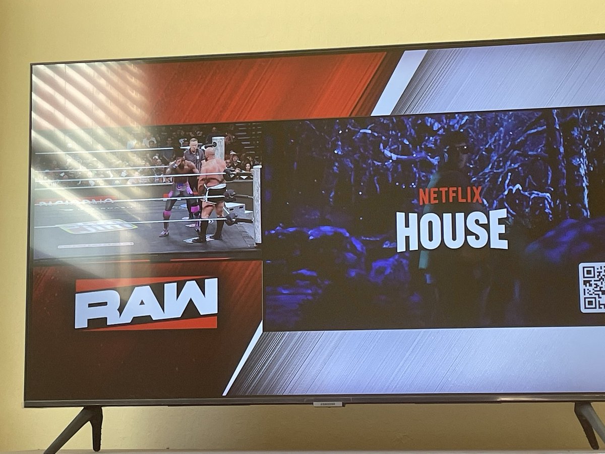 itsmekelsey_x's tweet photo. PiP on Netflix now?!?! 

Yesss. This needs to stay.

#WWERaw https://t.co/V36ywTsHMK