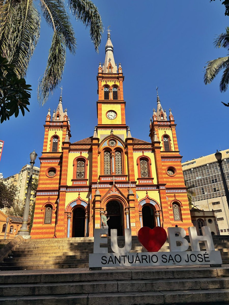 GabiCdso1908's tweet photo. hoje passei 1h conversando com Deus.
na igreja o silêncio para a oração é tão intenso
Separei o dia pra agradecer apesar das adversidades e entregar nas mãos d’Ele https://t.co/RKhWFmYzct