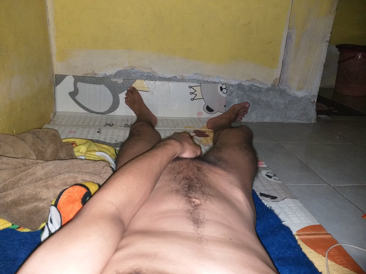 ofnyacat's tweet photo. Morning wood
#surabaya #sbybarat #gaysurabaya #featured #mutual #bf #gay #seeme #uke https://t.co/hrIZpyyp5Z