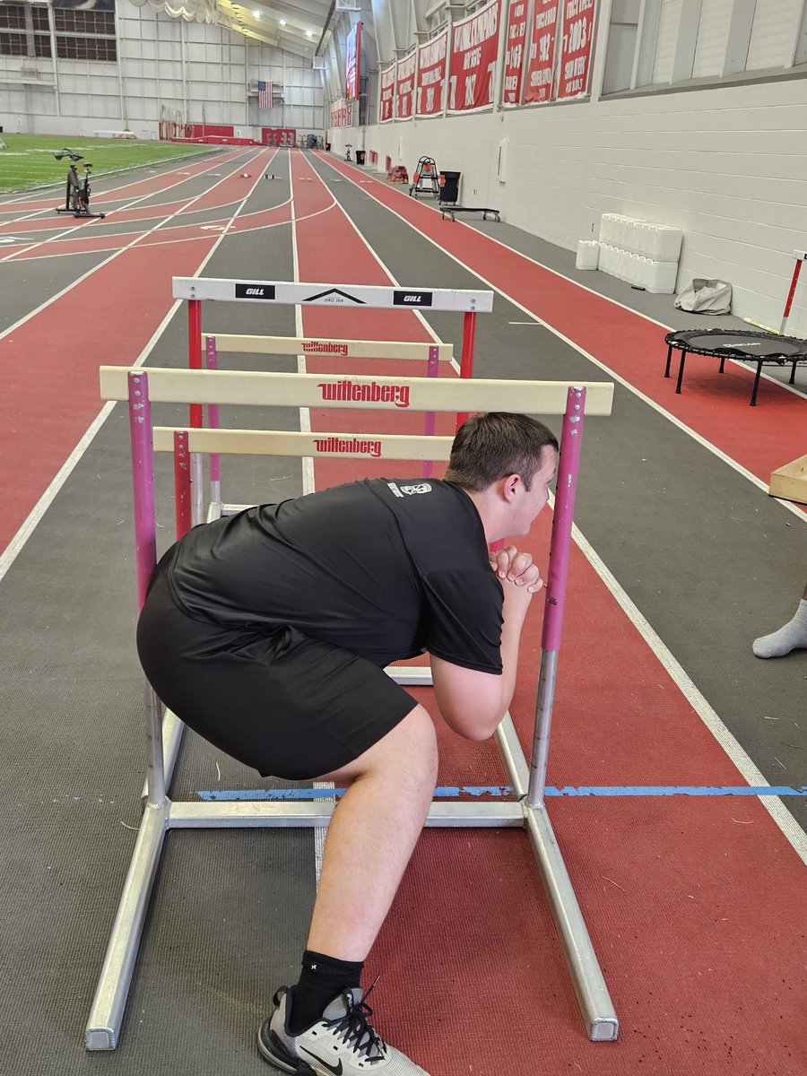 PmJentz's tweet photo. Had another amazing and extremely challenging session with @CoachRobLanders today! Even us big dudes can get "small".
#classof2029 #football #strength #defensiveline #trenches #nosetackle #nodaysoff #alwaysimproving #outworkeveryone #dline #havoc https://t.co/8Ydcjyqu3M
