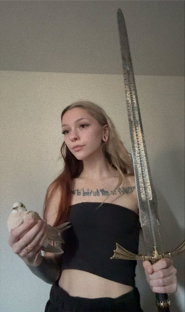 doveestorm's tweet photo. Yall mind if I aura farm for a sec?🩶🪶✨⚔️ https://t.co/GVqpCho8h6