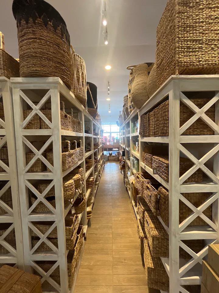 Armand_Rio's tweet photo. BISA-BISANYA BARU TAU ADA TOKO MEBEL SE-LENGKAP DAN SE-CHEAP INI DI JOGJA 😭💖
Koleksi furniture kayu rotannya cakep-cakep pol, beneran cocok buat yang lagi mau isi/dekor rumah! https://t.co/5DmPy937Pu