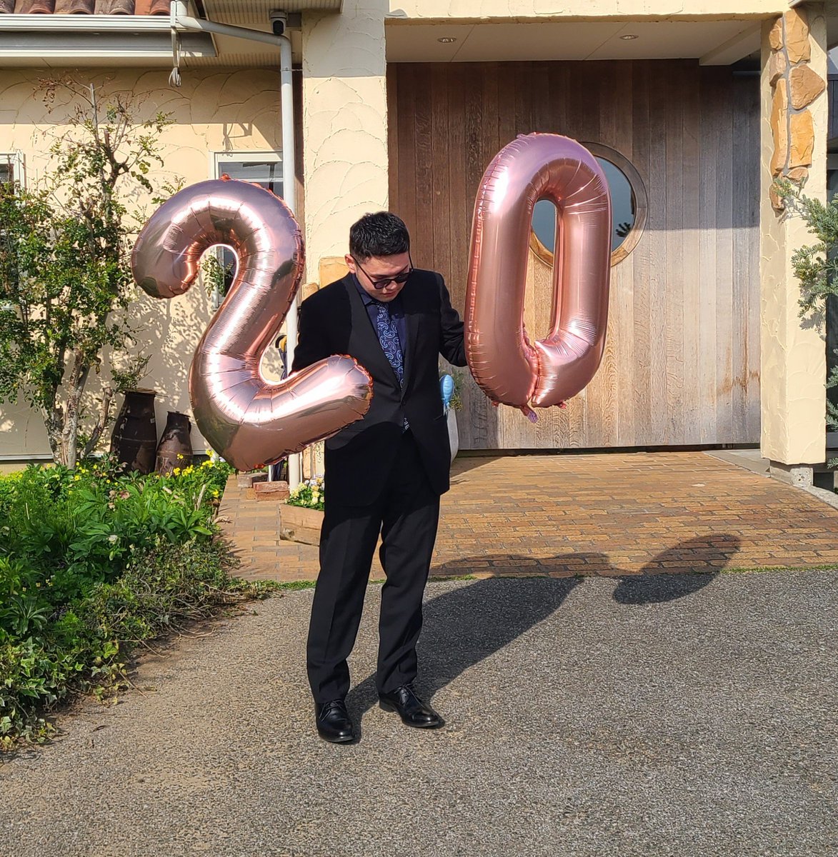 Aniash_06's tweet photo. 誕生日の写真を今更のせる https://t.co/MiP1T15hm3