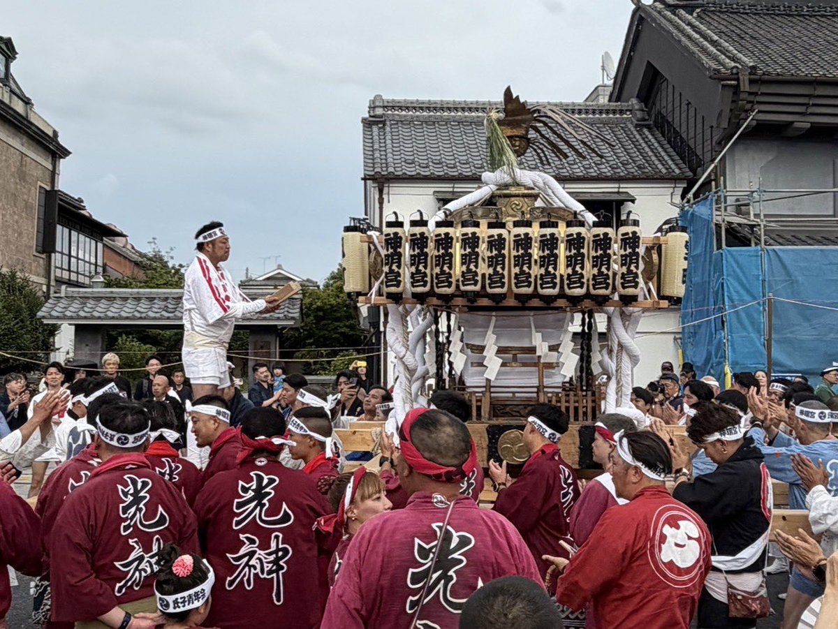 tochigioisesama's tweet photo. 遅くなりましたが日曜日、無事に今年の神幸祭をお納めいたしました。

今年は悪天候の予報で大変な渡御が予想されましたが、少し降ったものの大雨は栃木の街を避けてくれたため、涼しい中での渡御という形で御神輿が戻ってまいりました。

氏子と担ぎ手のみなさま、お疲れ様でした。

#神明宮 #神社 https://t.co/ebBd0ibkea