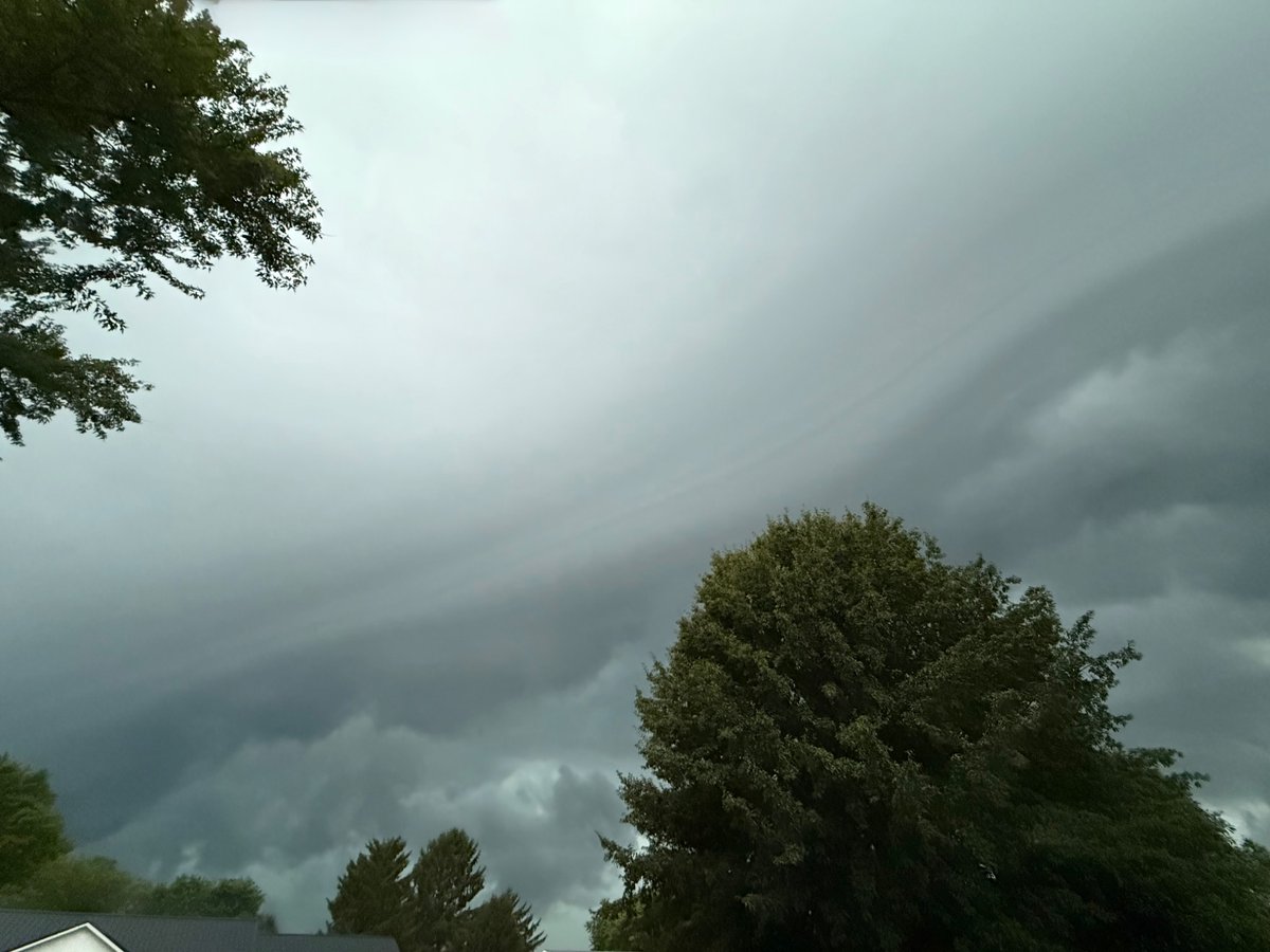 Maysvilletwin's tweet photo. @BillMeck Maysville appx 1/2 hour ago before the storm arrived. https://t.co/oi3EZdRcgO